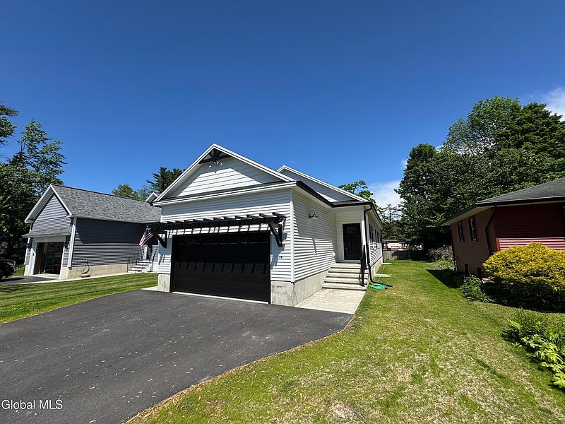 2nd image of 7B Parkview Avenue