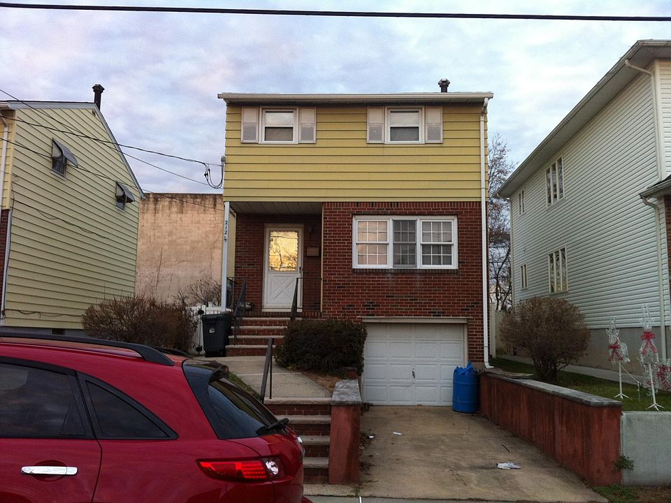 1st image of 212 Canterbury Ave