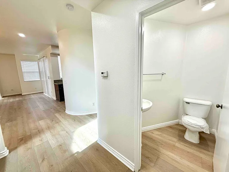 26009 Frampton Ave — Photo 9