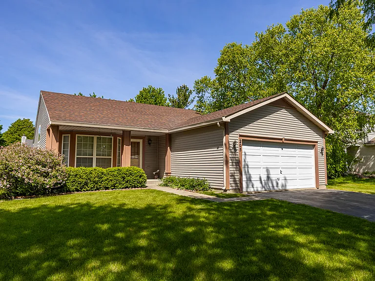 205 Woodlet Ln — Photo 1