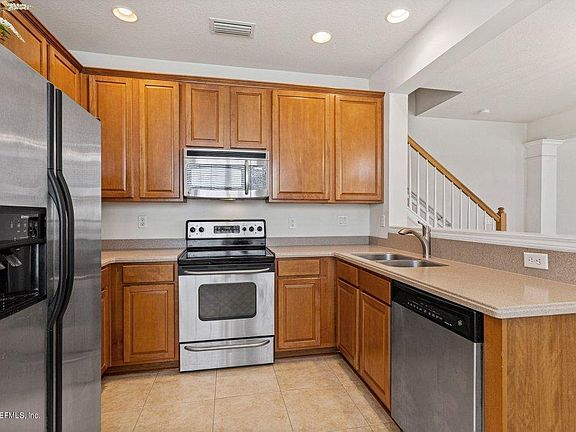 5th image of 4100 Crownwood Dr