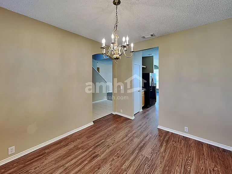 304 Double Oak Ln — Photo 5