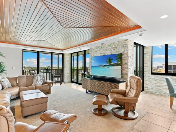 10482 Gulf Shore Dr, Naples, FL