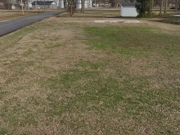 302 Jackson St, Sikeston, MO 63801