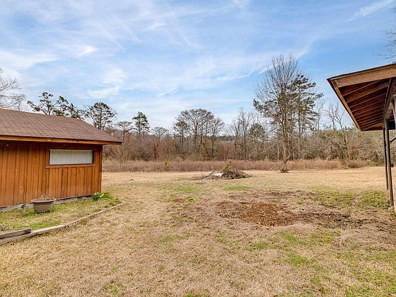 5th image of 915 Crowell Rd