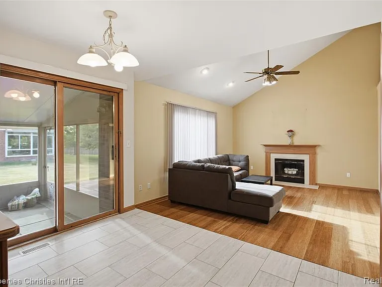6474 Bedview Dr — Photo 16
