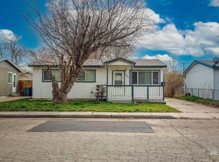 洋書 Mountain Houses 208 N 4th W, Mountain Home, ID 83647 | Zillow