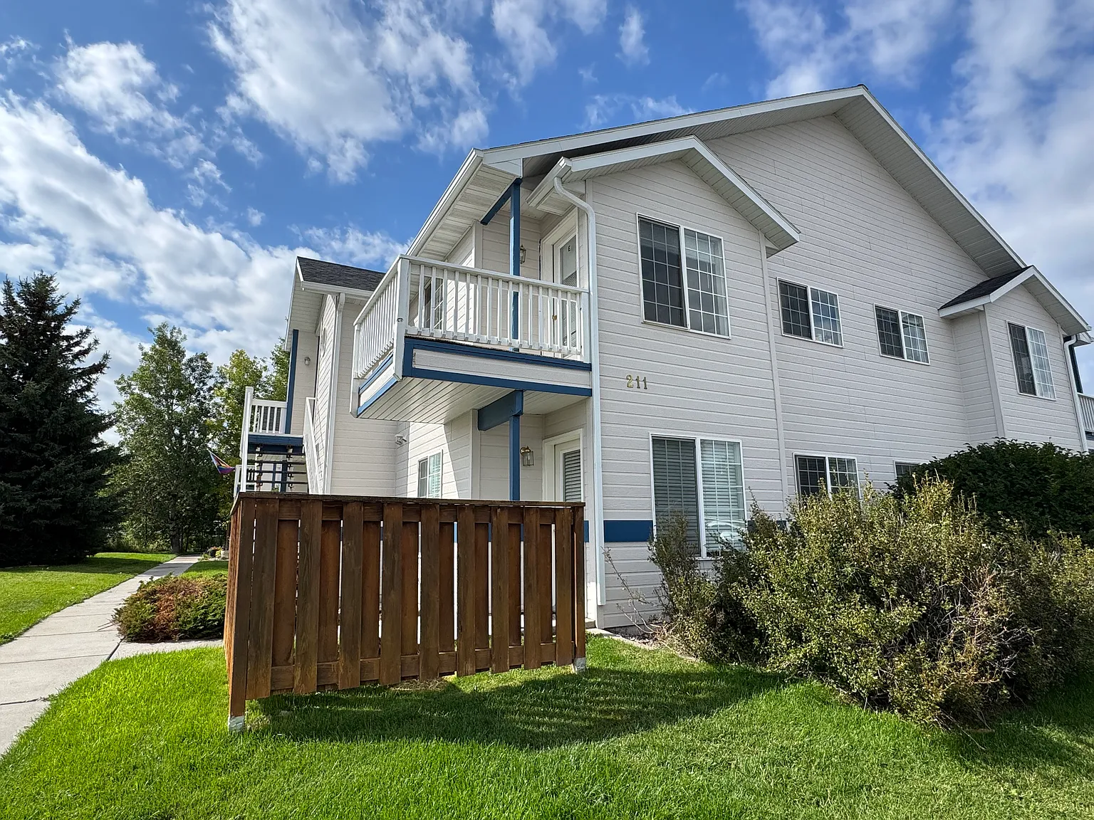 2 bed, 1000 sqft, $2,000 — Photo 2