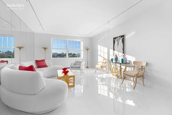 Sold by Sotheby's International Realty | media 3