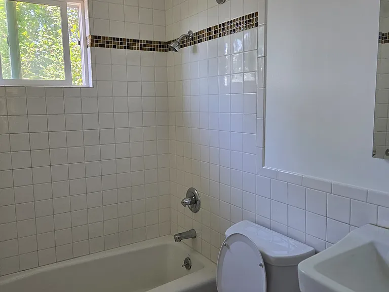 2126 California St #4 — Photo 13