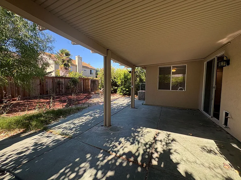 139 Ainger Cir — Photo 17