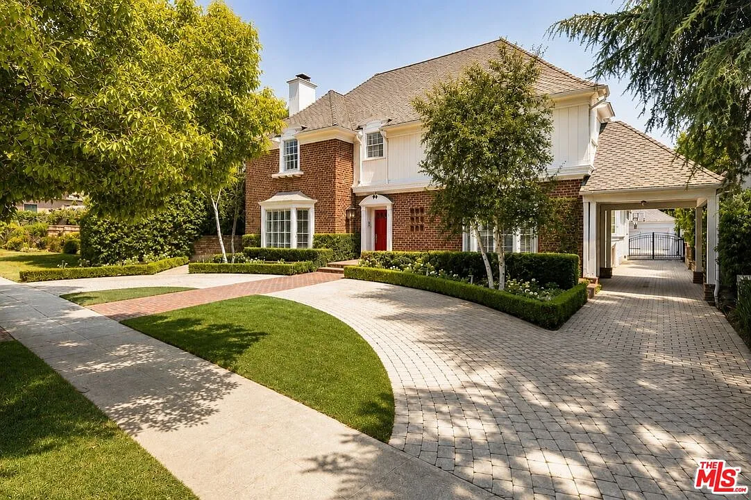 5 bed, 6.0 bath, 4476 sqft, $25,000 — Photo 1