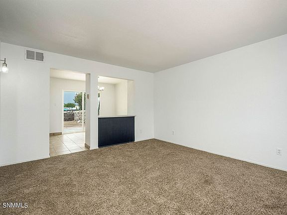 4th image of 1637 Capitan Ave