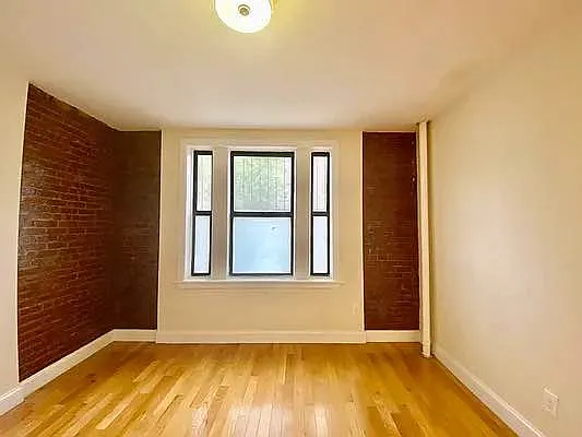 Rented by Bruma Realty LLC | media 28