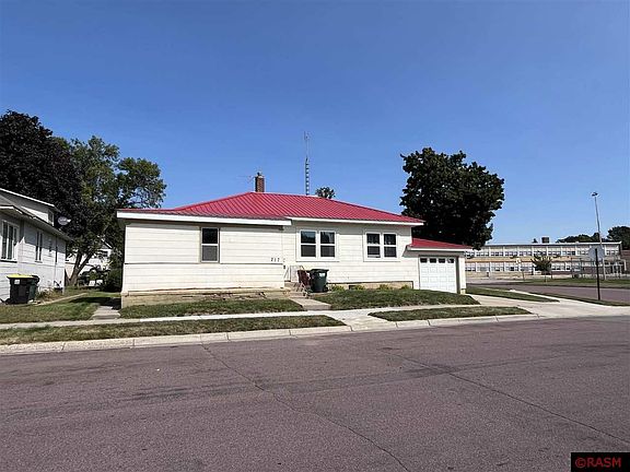 3rd image of 217 4th St S
