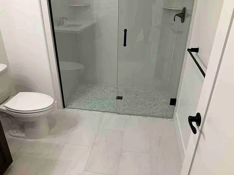 402 W Grand Ave #101 — Photo 10