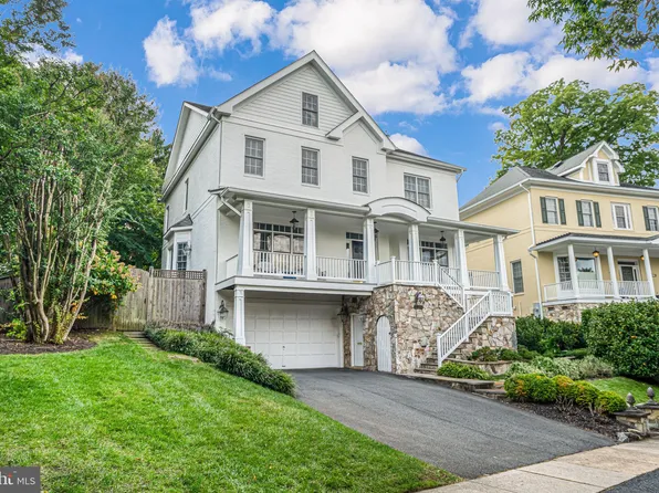 5097 Little Falls Rd, Arlington, VA 22207