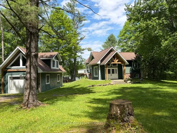 1383 Moon River Rd, Muskoka Lakes, ON P0C 1A0