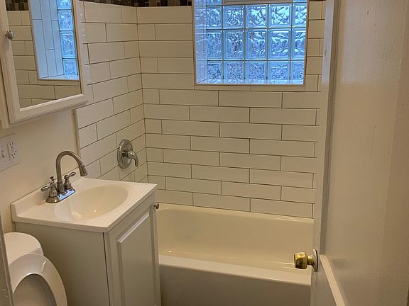 3rd image of 2110 N Saint Louis Ave #3