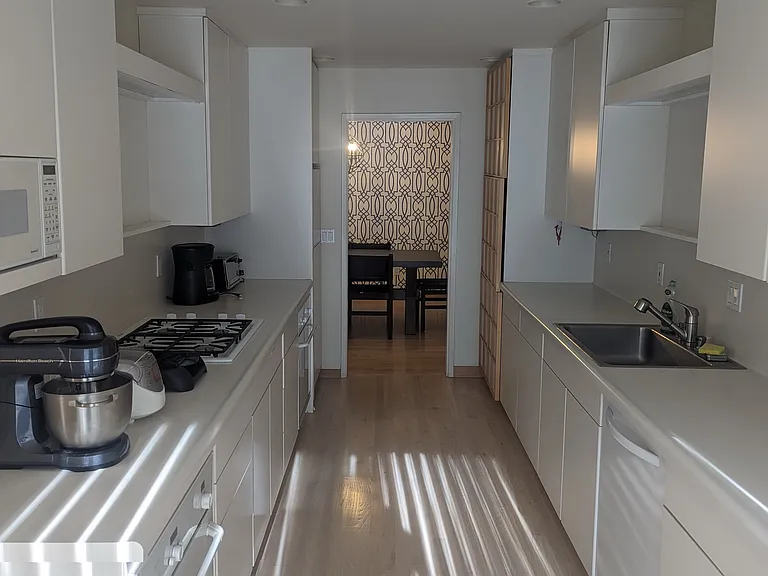 564 Sand Hill Cir — Photo 16