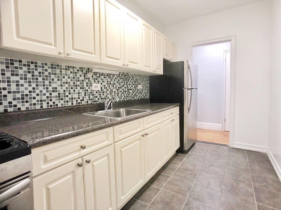 2nd image of 220 Cabrini Blvd APT 3G