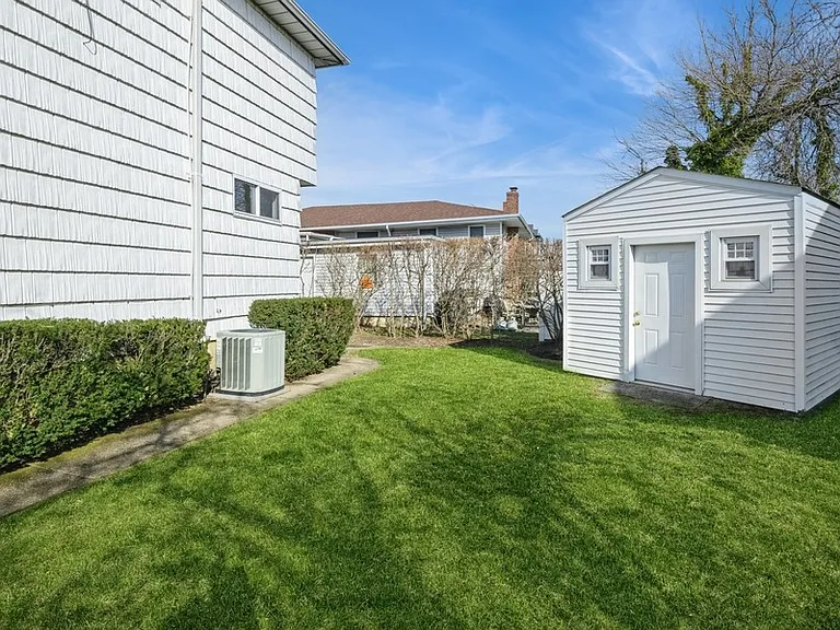 482 Harbor Dr — Photo 35