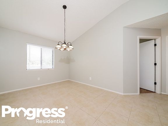4th image of 2417 E Scarlet Oak Ct