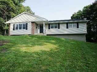 22 Long Ridge Rd, Plainview, NY 11803