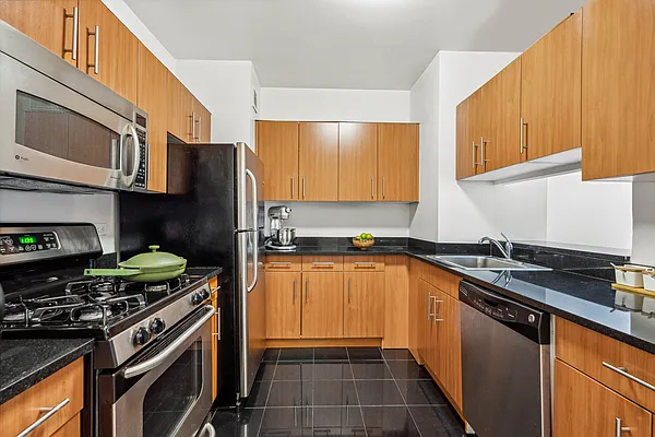 Rented by Compass | media 13