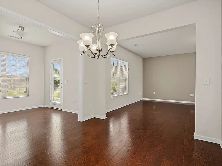 219 Lynchwick Ln — Photo 18