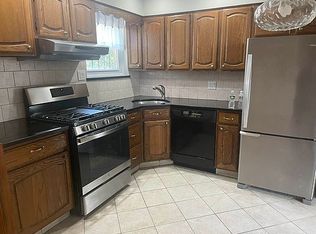 20-69 48th St #2, Astoria, NY 11105