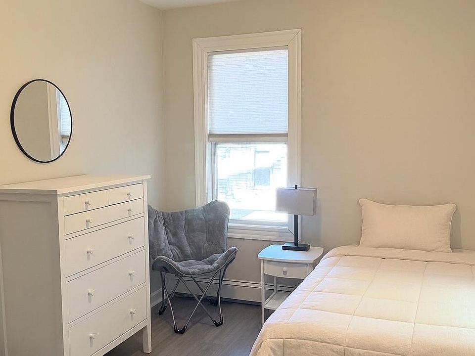 Room 7 Bed and dresser