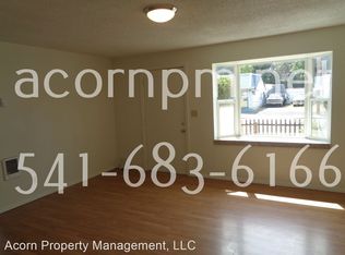 738 W M St, Springfield, OR 97477