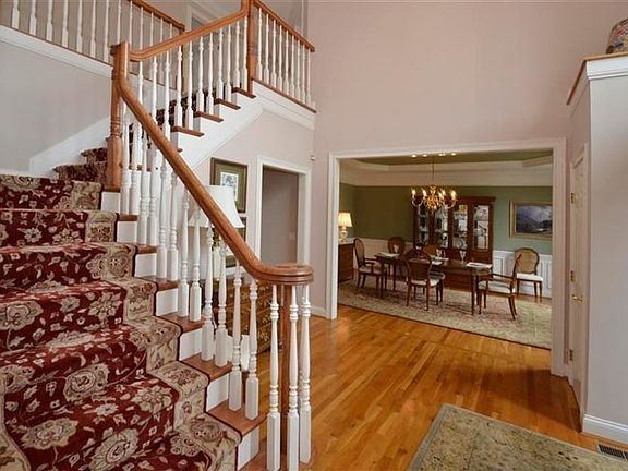 3rd image of 7425 Ivy Hills Ln