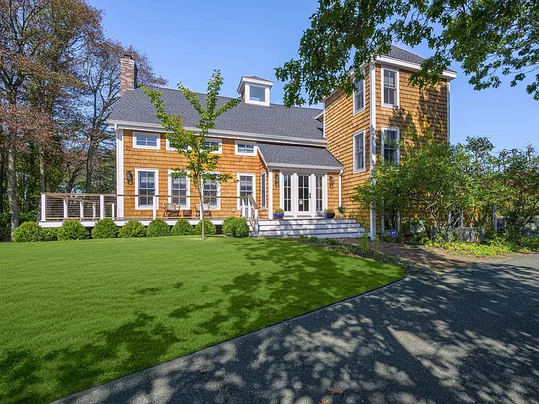 91 Porter Rd — Photo 2