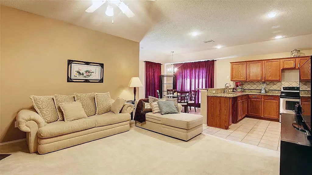 3 bed, 1490 sqft, $2,350 — Photo 1