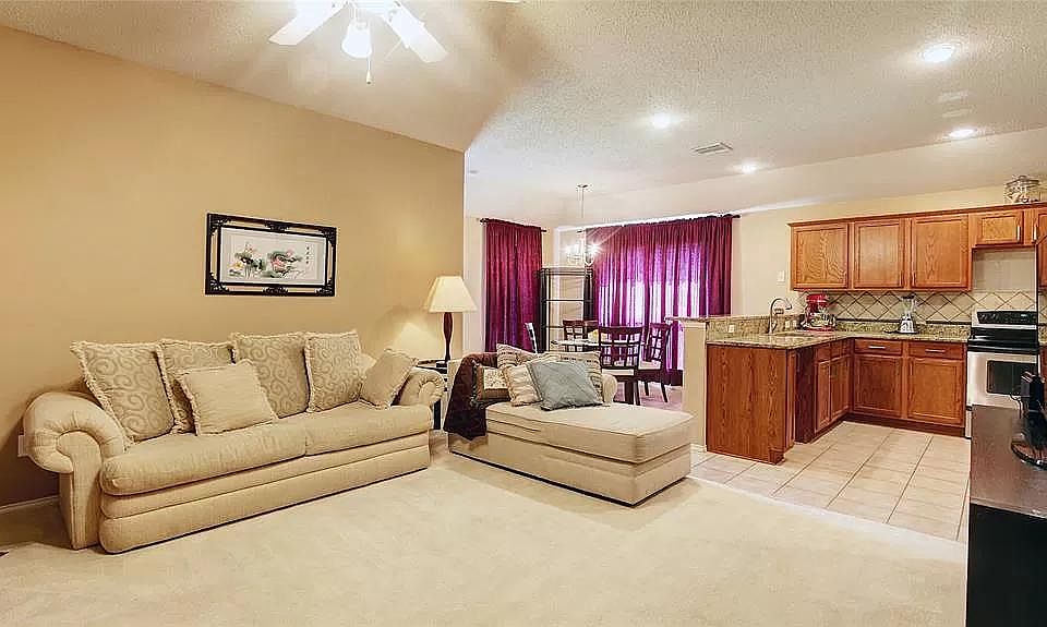 1st image of 9825 Nixon Dr