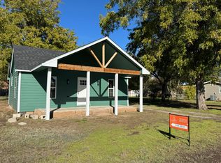 705 W D Ave, Cache, OK 73527