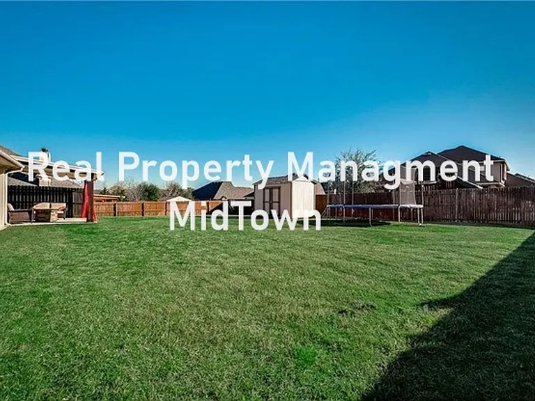 1105 Sunland Ct — Photo 22