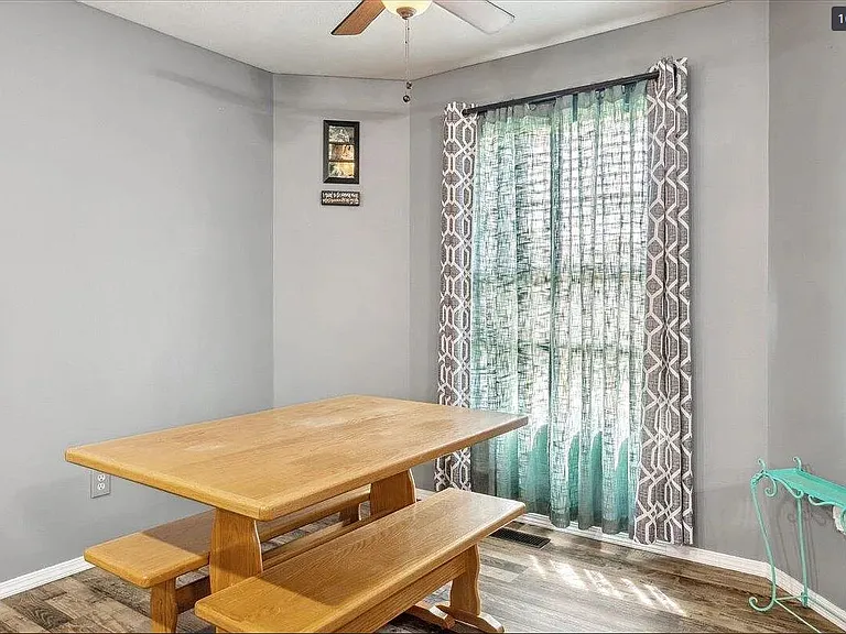 439 N Chandler Ave — Photo 33