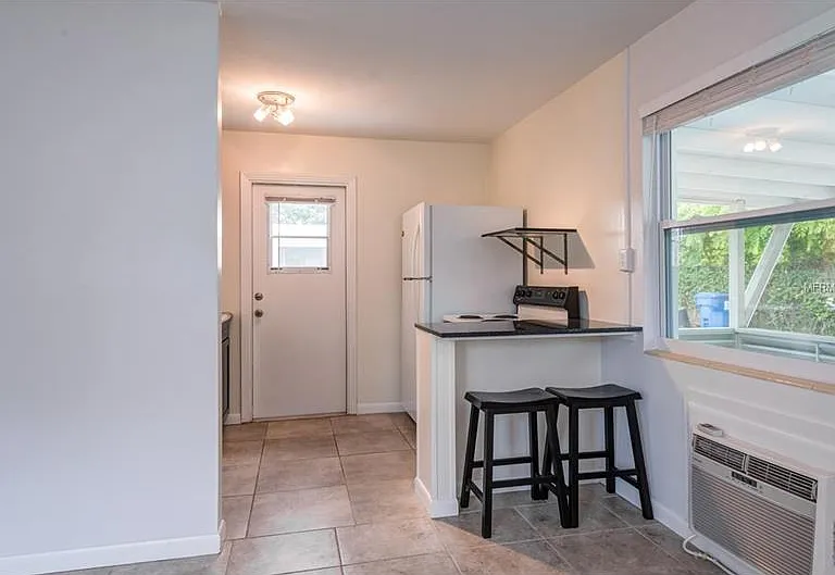 3449 Tarlton St N — Photo 7