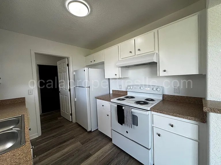 2451 SW 147th Place Rd — Photo 3