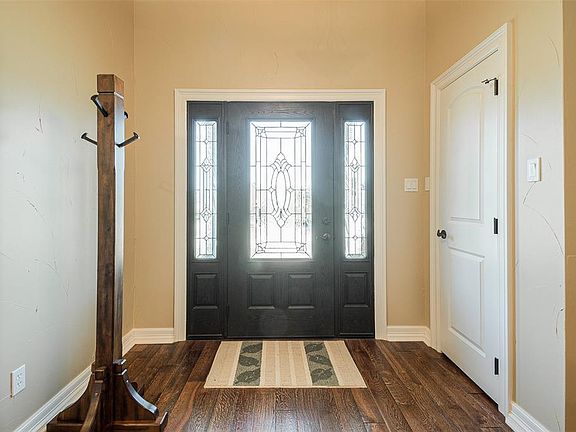 4th image of 101 Southfork Cir
