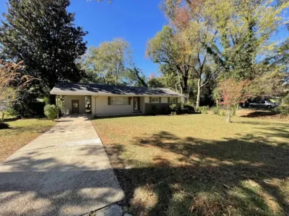 205 Lawrence Dr, Columbus, MS 39702