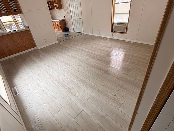 5th image of 310 S 3rd St Lot 26