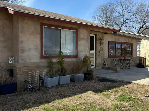 706 N Vendeveer, Burnet, TX 78611