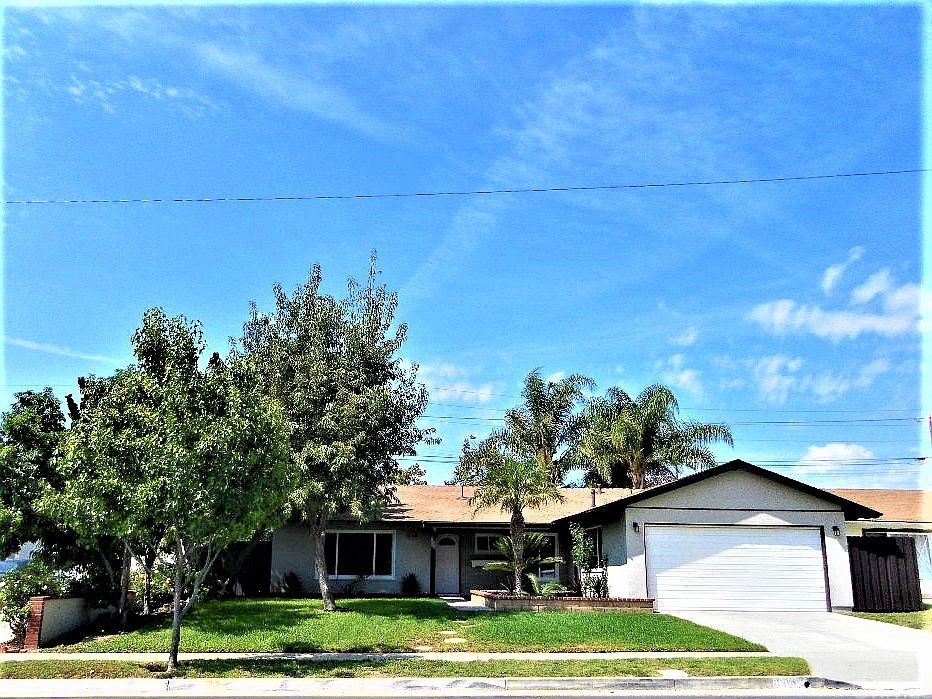 1st image of 855 Calle La Palmera
