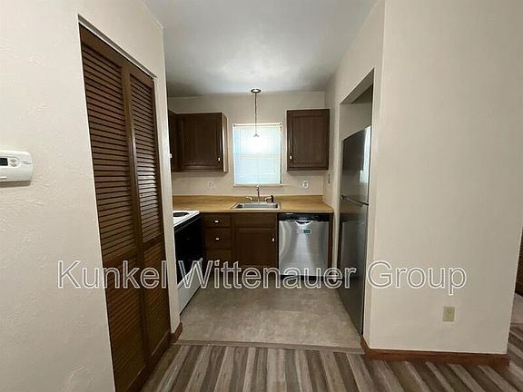 5th image of 14 Pepperwood Ct