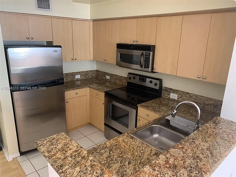2961 NE 185th St #1601 — Photo 3