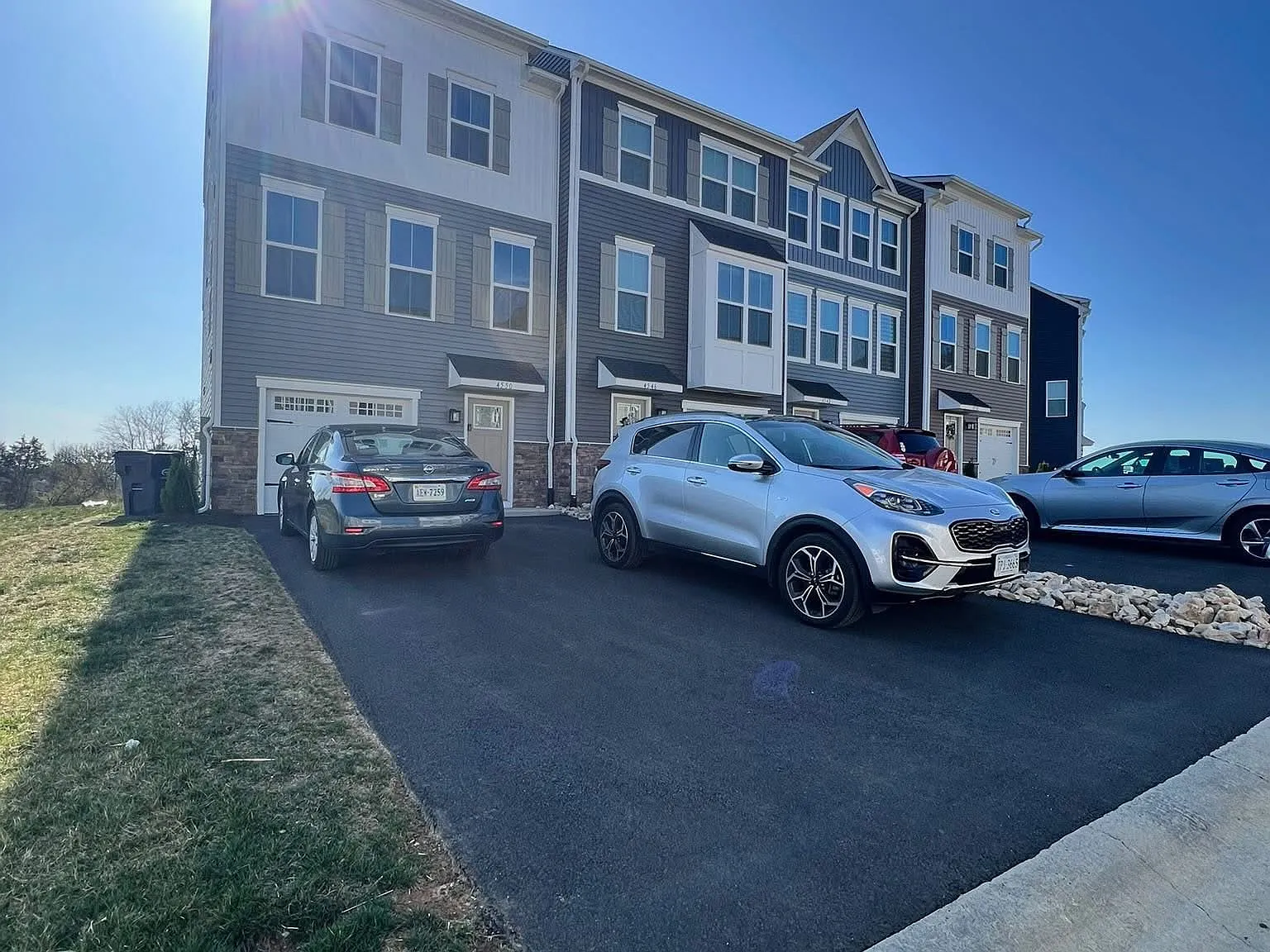 4 bed, 3.5 bath, 1944 sqft, $800 — Photo 2